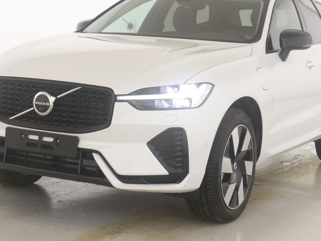 Volvo XC60 Plus Dark Recharge Plug-In Hybrid AWD T6 Tw imagem 3
