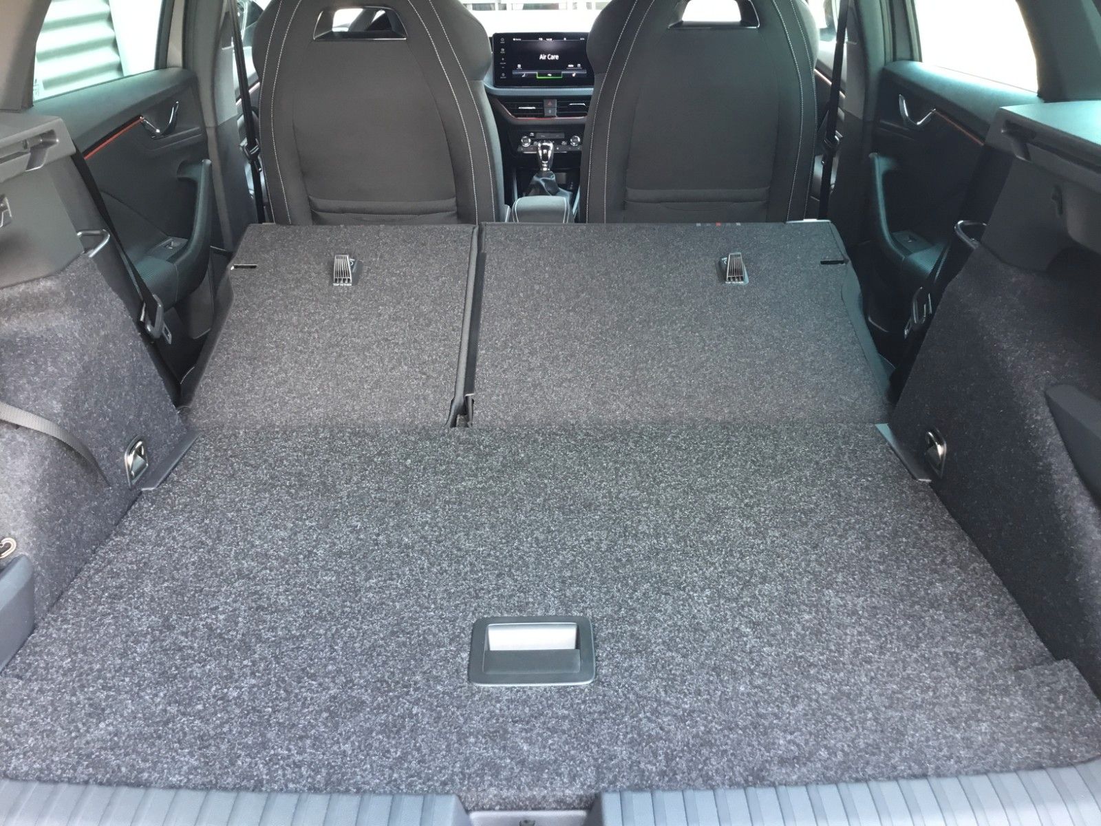 Fahrzeugabbildung SKODA Kamiq 1.5 TSI DSG Monte Carlo+AHK+Navi+Kamera