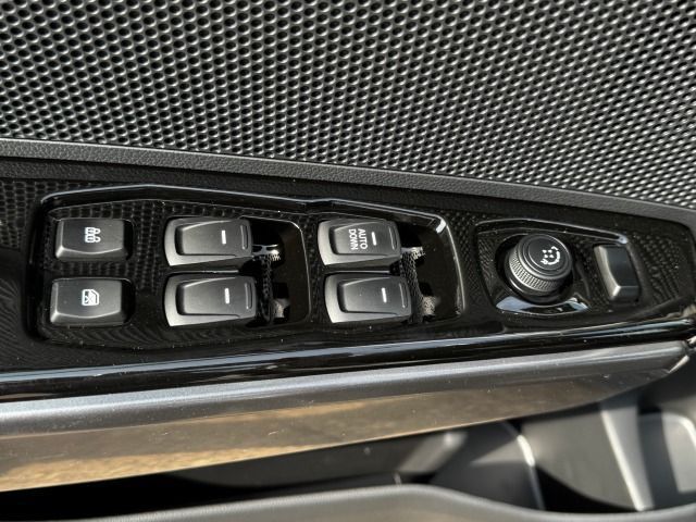 Fahrzeugabbildung KGM Tivoli Nomad Automatic*Klima*Navi*MJ25