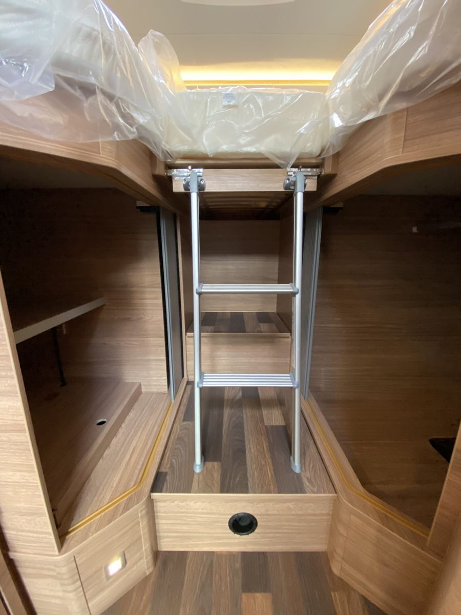 Fahrzeugabbildung Weinsberg CaraCompact EDITION PEPPER 600 MEG Dachklima