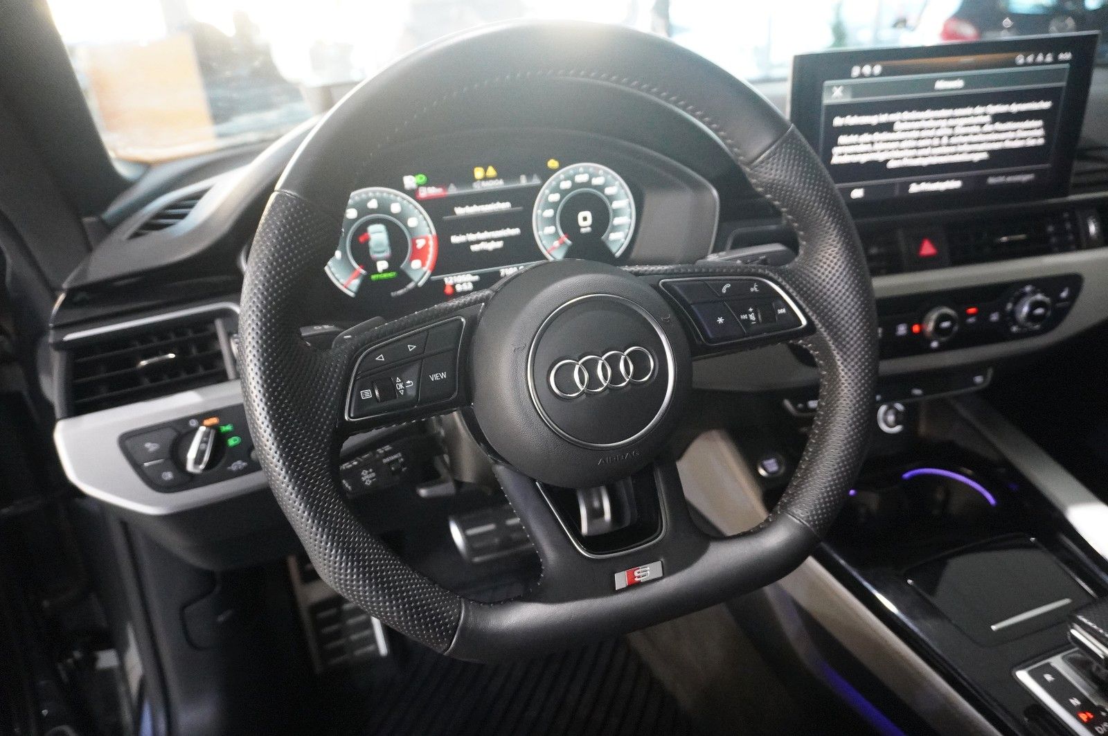 Fahrzeugabbildung Audi A5 Sportback 45 TFSI QUATTRO S-LINE NAVI/MATRIX