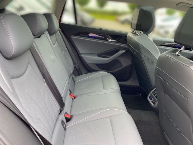Passat Elegance 2.0 TDI StandHZG AHK Panodach Na