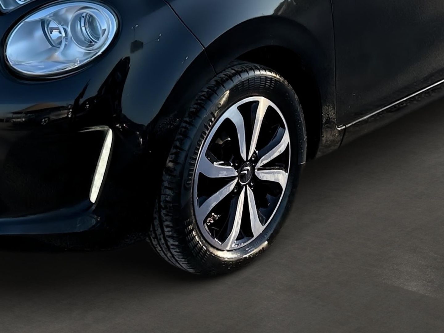 Fahrzeugabbildung Citroën C1 AIRSCAPE Shine 1.0 Klimaautomatik Sitzheizung