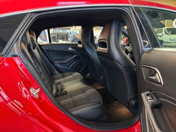MYAUTOCENTER – Gebraucht- und Jahreswagen mit Werkstattservice in Pfaffenhofen Mercedes-Benz CLA Shooting Brake CLA 180 *AMG*Navi*AHK*
