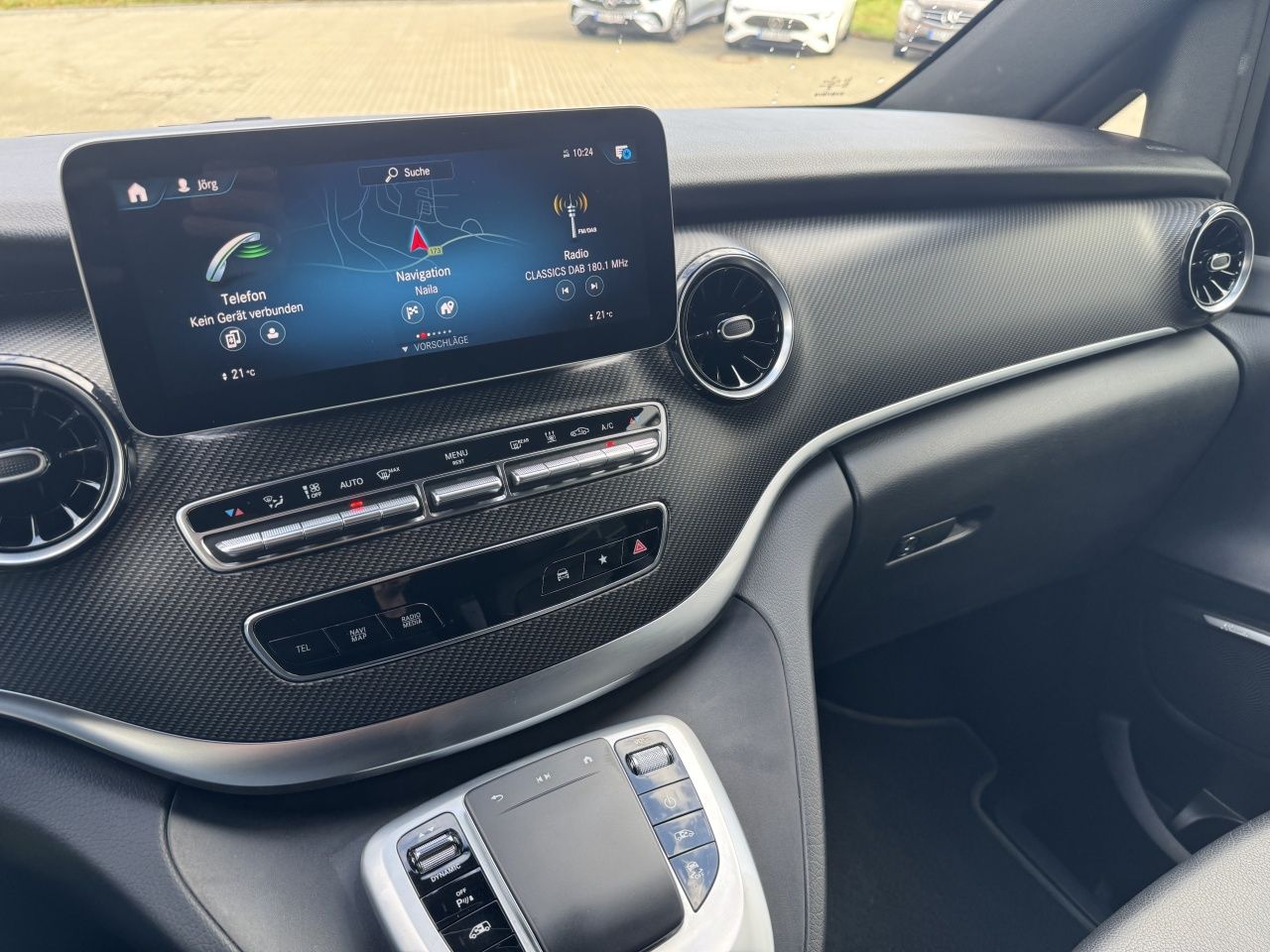 Fahrzeugabbildung Mercedes-Benz V 300d Avantgarde Ed. lang 4x4 Distronic*AMG*AHK