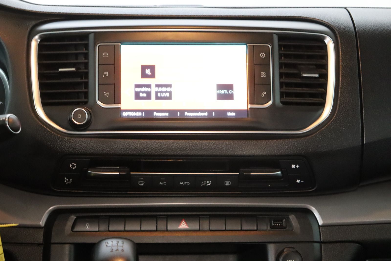 Fahrzeugabbildung Citroën Spacetourer Feel M * HUD * LED * RFK * AHK