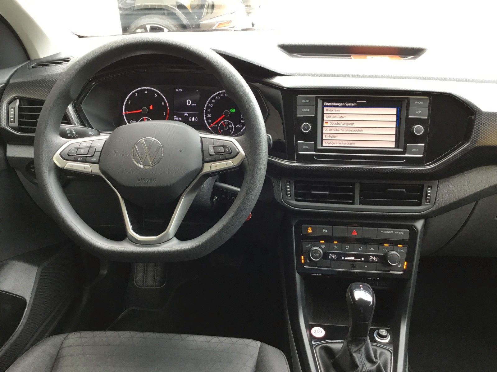 Fahrzeugabbildung Volkswagen T-Cross Life 1.0 TSI DSG+LED+ACC+17"+AppConnect