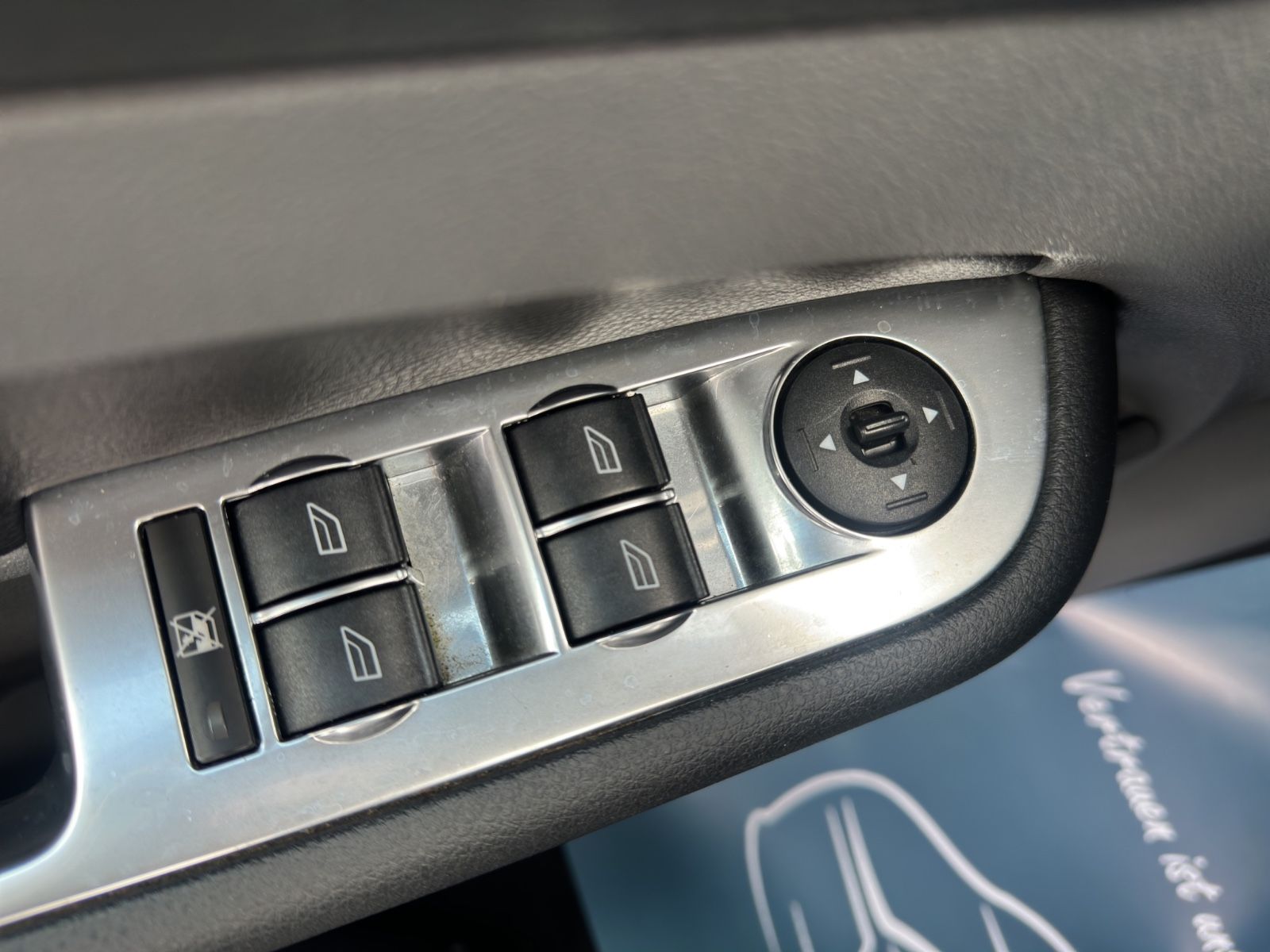 Fahrzeugabbildung Ford Focus Cabrio Titanium/Leder/AHK/SHZ/PDC/