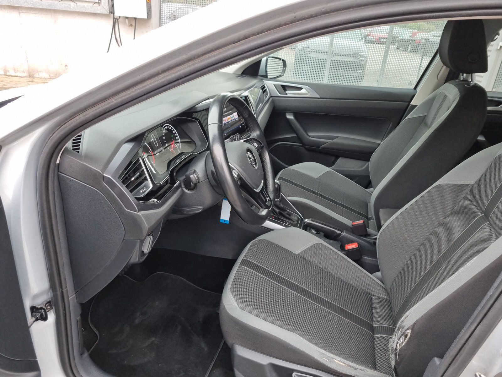 Fahrzeugabbildung Volkswagen Polo 1.6 TDI Highline DSG LED