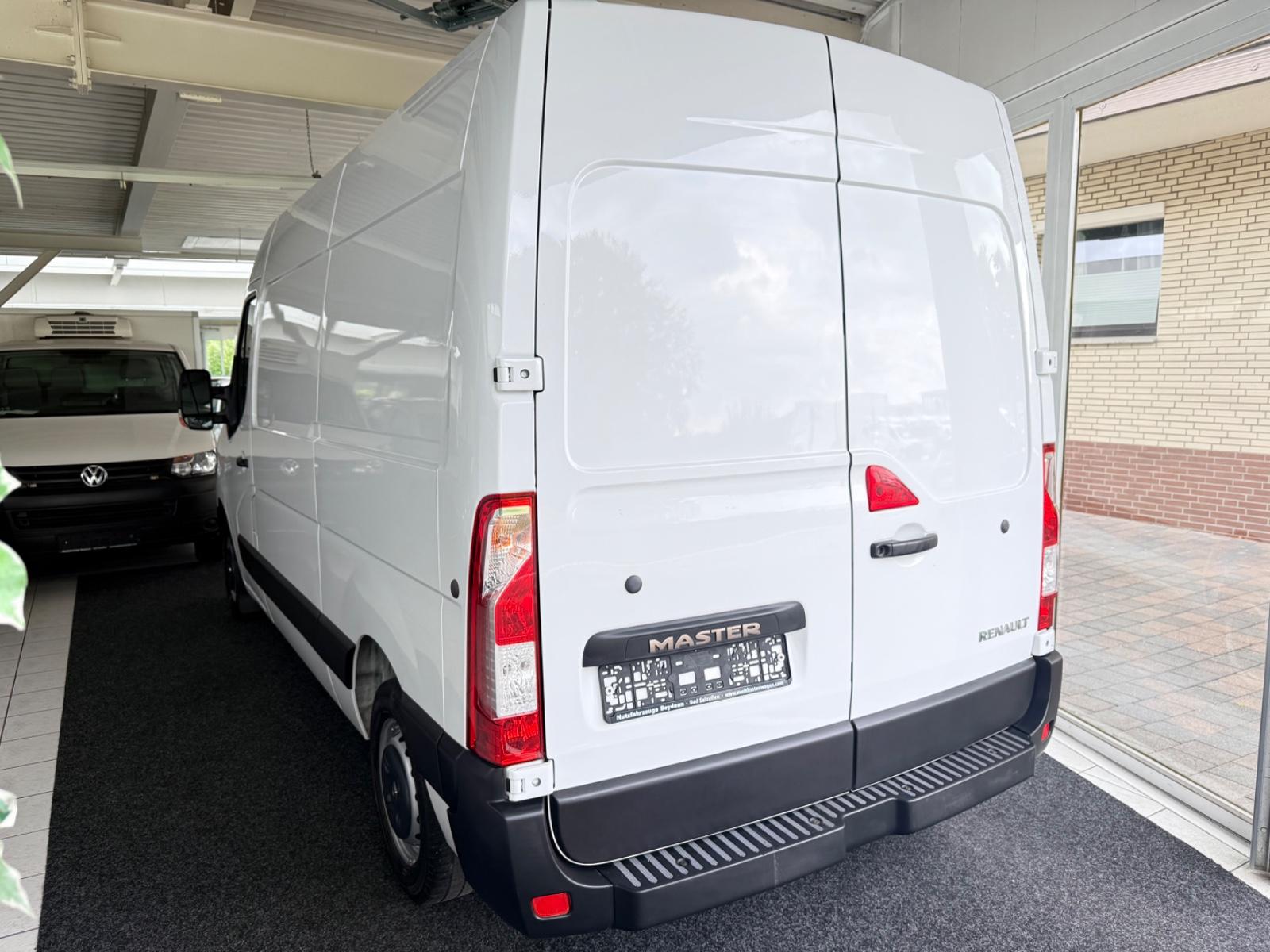 Renault Master L2H2 *Sortimo-Werkstatt-Regale*