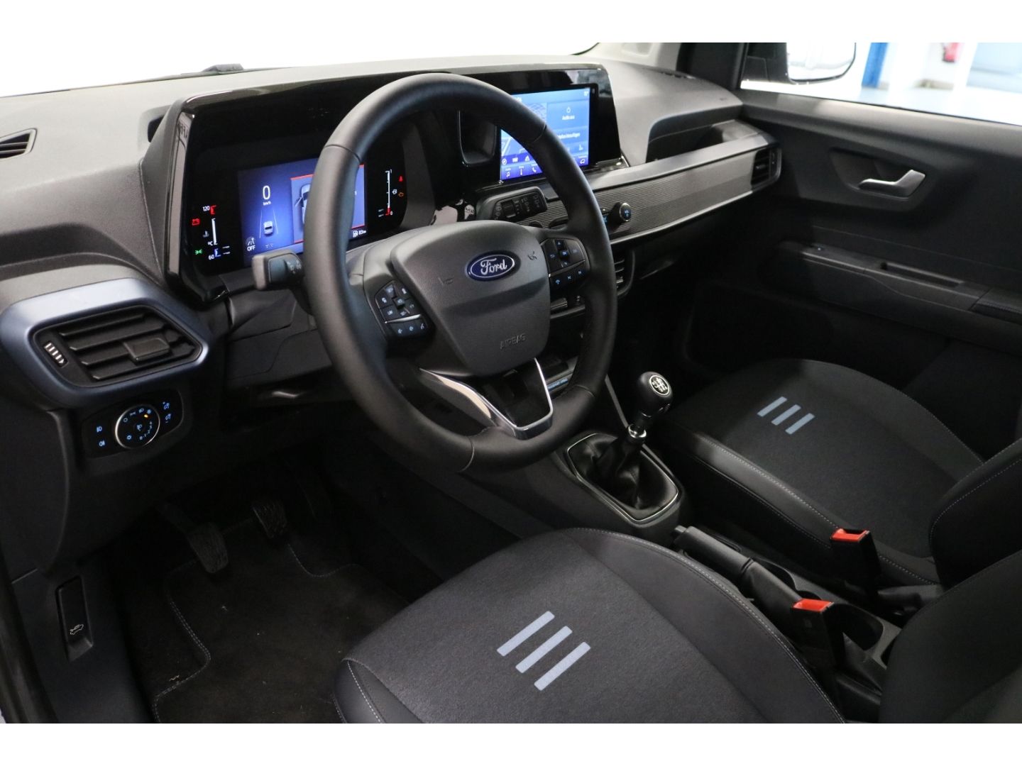 Fahrzeugabbildung Ford Tourneo Courier Active Navi ACC DAB SHZ LenkradH