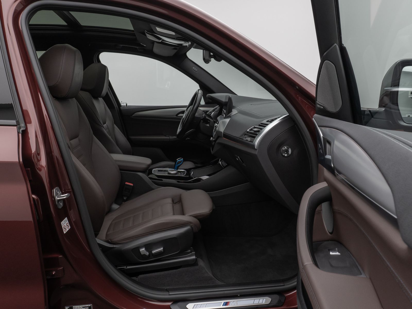 Fahrzeugabbildung BMW iX3 Impressive M Sport Panorama Kamera HUD H/K