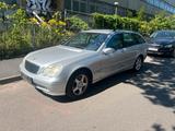 Mercedes-Benz Mercedes Benz C Klasse 220 CDI - Mercedes-Benz E 220 aus 2003: Cdi