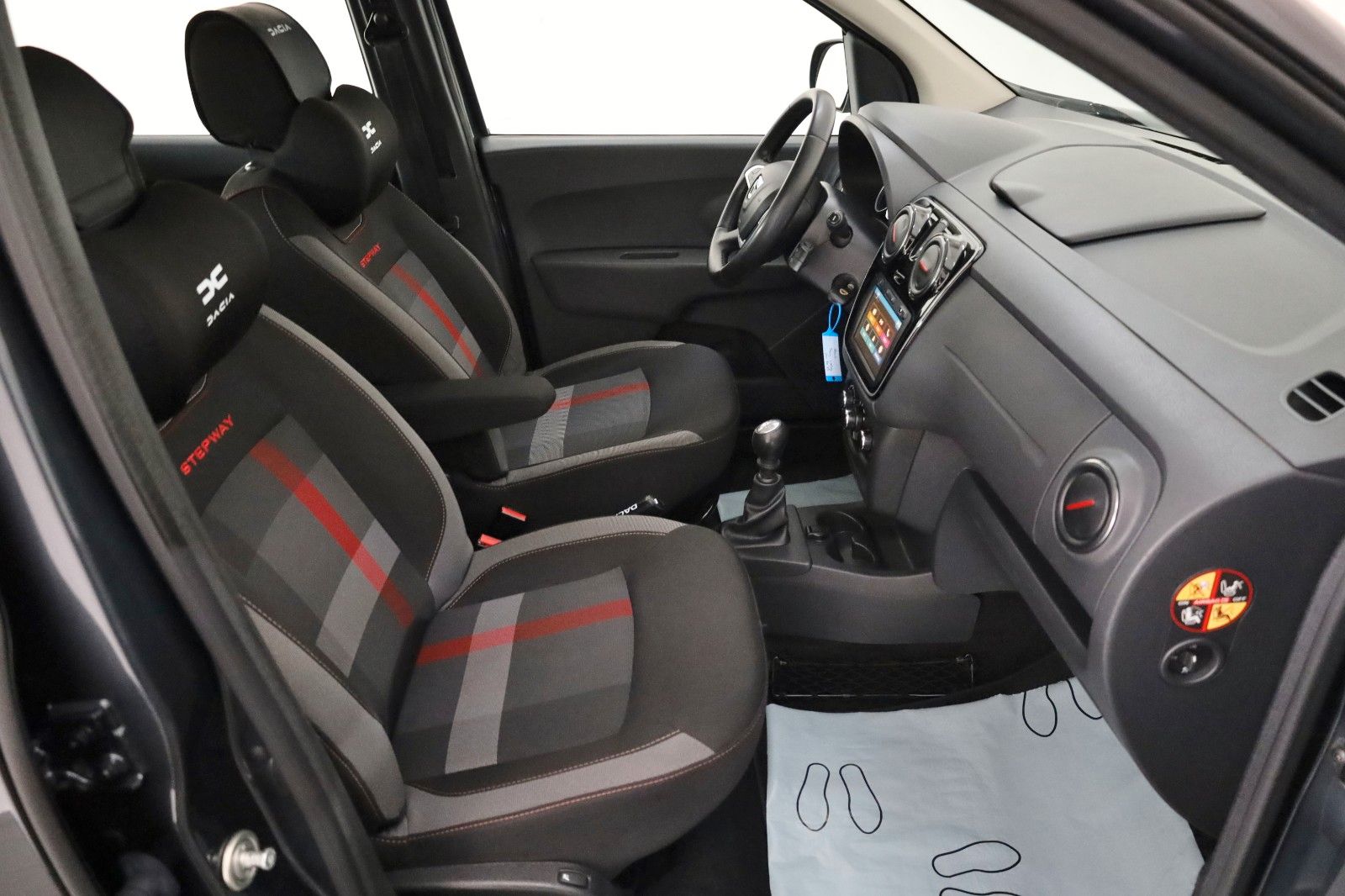 Fahrzeugabbildung Dacia Lodgy Stepway Plus,Navi,SH,Kamera,AHK, 7 Sitzer