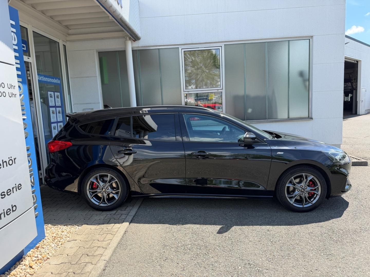 Ford Focus ST-Line X+AHK+iACC+NAV+BLIS+DAB+PDC+RFK+LM