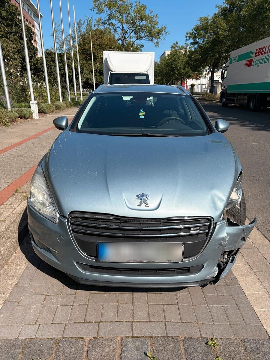Peugeot 508 2011 — rear view
