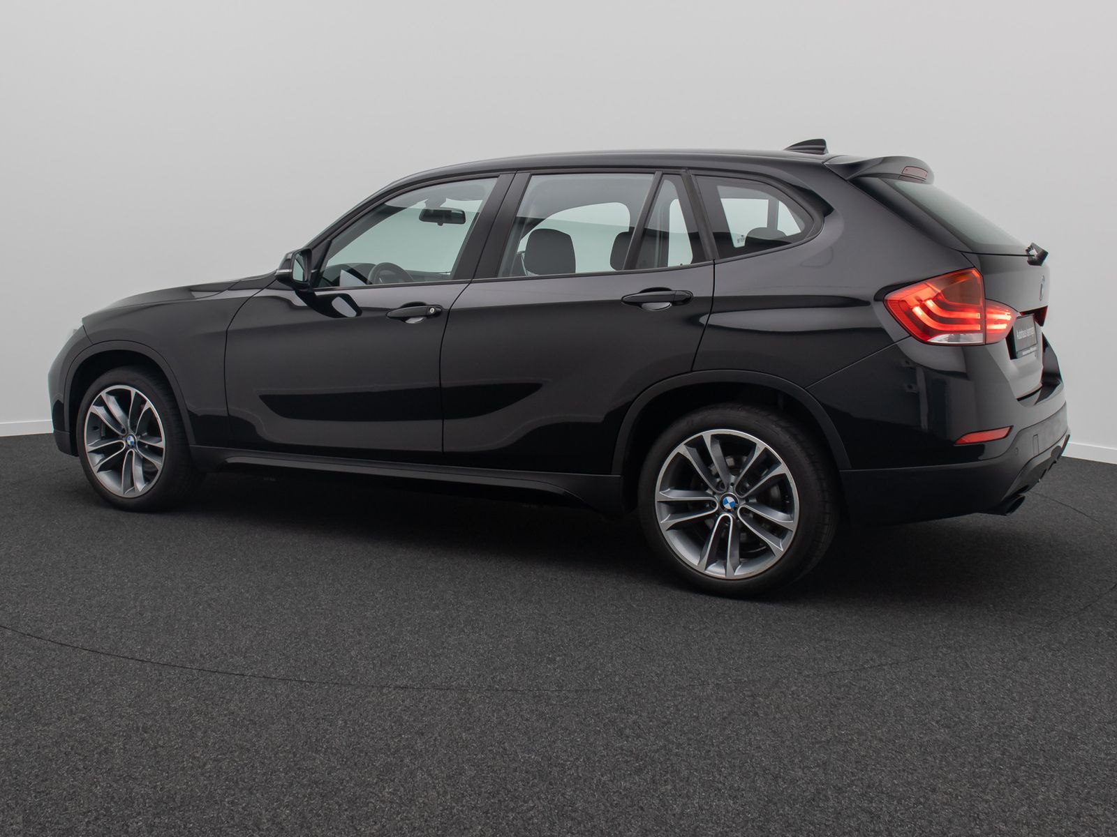 Fahrzeugabbildung BMW X1 sD18i Sport Line Xenon PDC NaviBusiness 18"