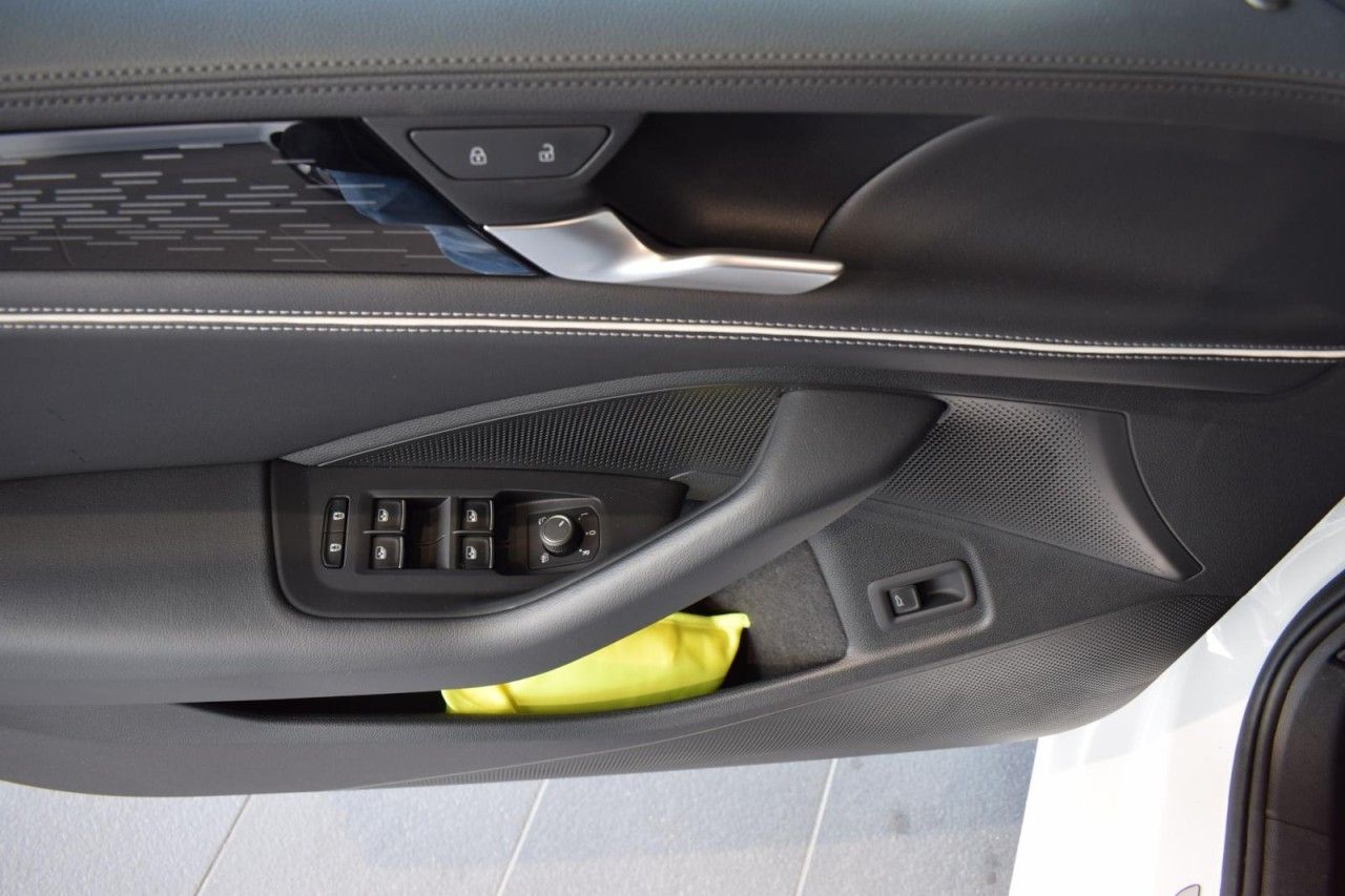 Volkswagen Passat Variant - Bild 12