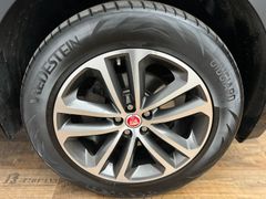JAGUAR F-PACE R-Sport 4x4 PANO/ MERIVAN /1.HD / 81.tKM JAGUAR F-PACE R-Sport 4x4 PANO/ MERIVAN /1.HD / 81.tKM
