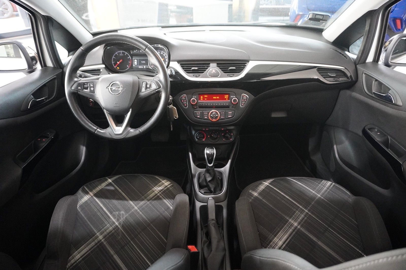 Fahrzeugabbildung Opel Corsa E 1.2 COLOR EDIT. AUTOM. LED/SHZ/SPORT/USB