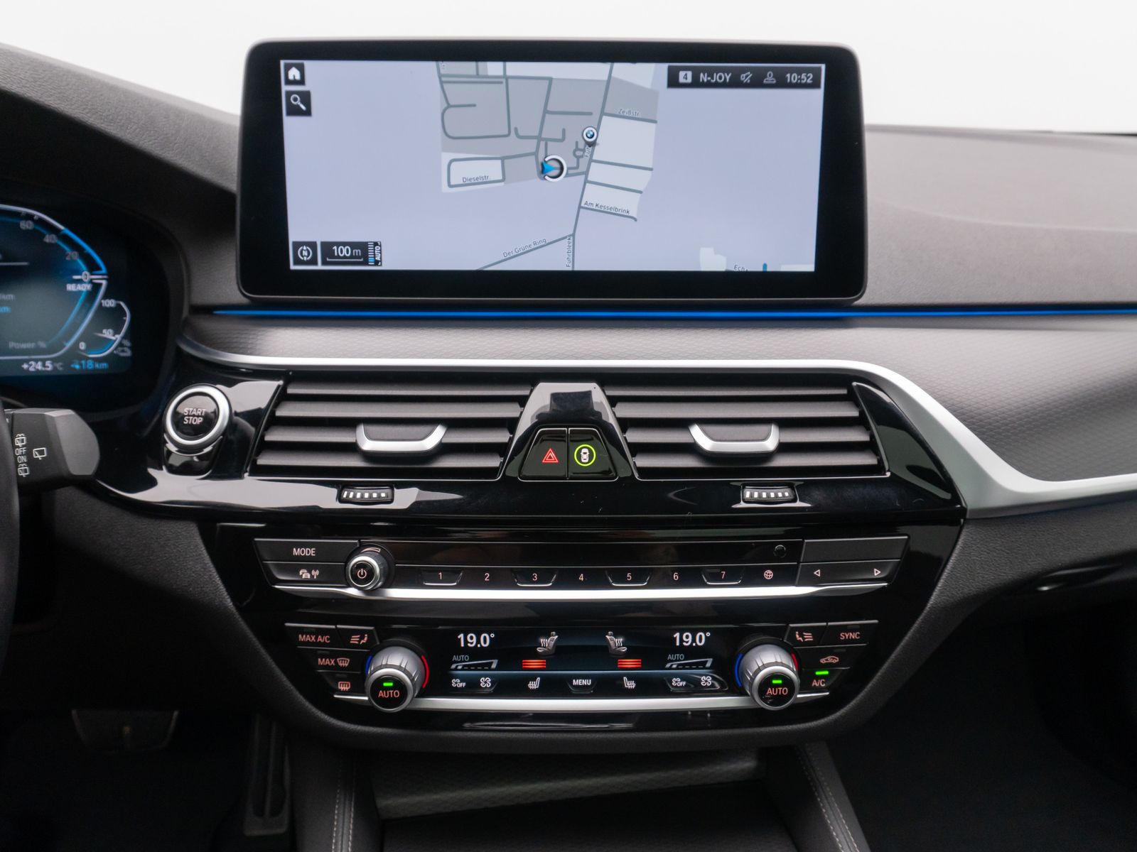 Fahrzeugabbildung BMW 520e M Sport DAB Kamera Alarm Leder Panorama 18"