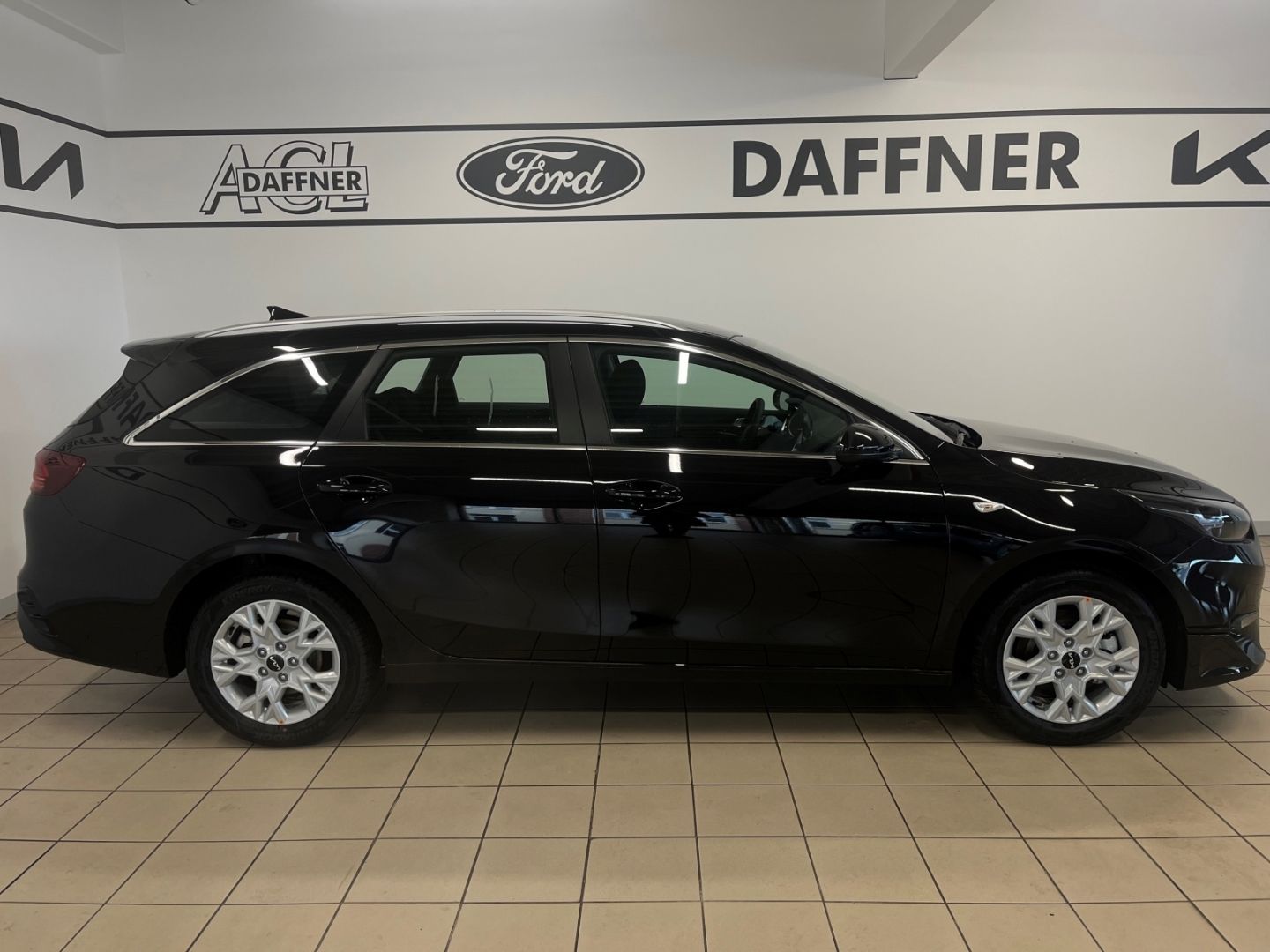 Fahrzeugabbildung Kia Ceed_sw Vision 1.4 Tempomat Kamera Navi DAB