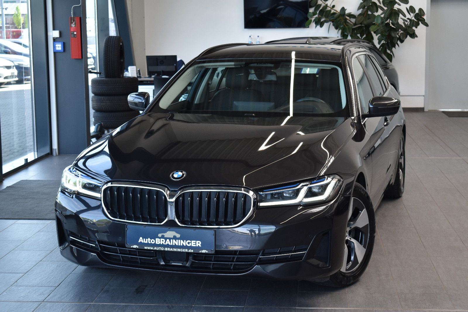 BMW 520d Touring Autom. Laser~LiveCo~Leder~HuD~360°