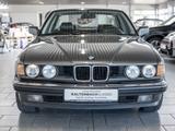 BMW 730i LEDER KLIMAAUTOMATIK - BMW 730 mit Benzin-Antrieb