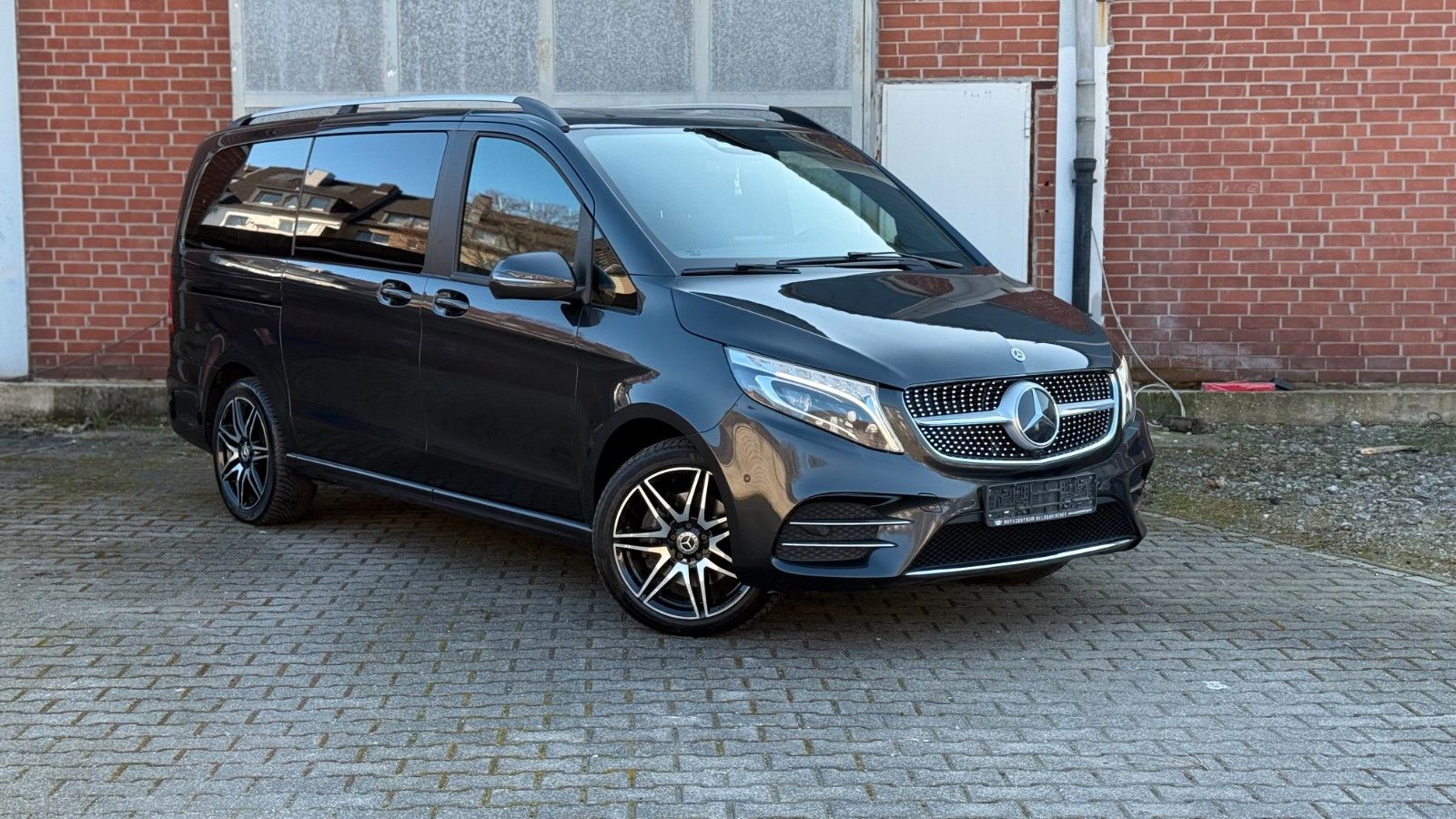 MERCEDES-BENZ V 300d AMG Paket
