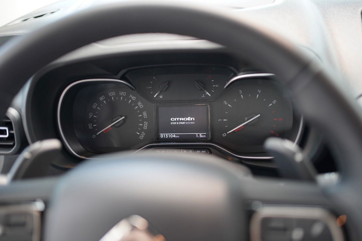 Fahrzeugabbildung Citroën Berlingo M PureTech 130 EAT8 Shine Automatik DAB