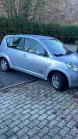 Daihatsu Sirion - schwarze Daihatsu Sirion