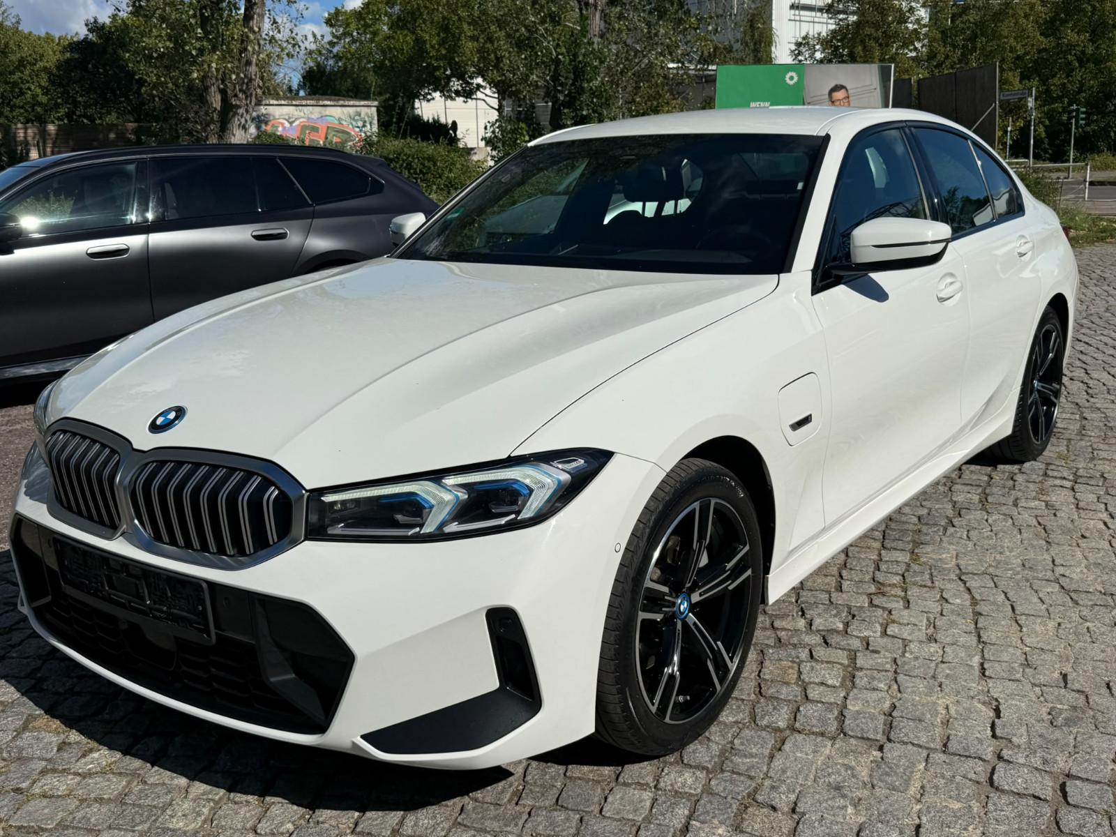 BMW 330