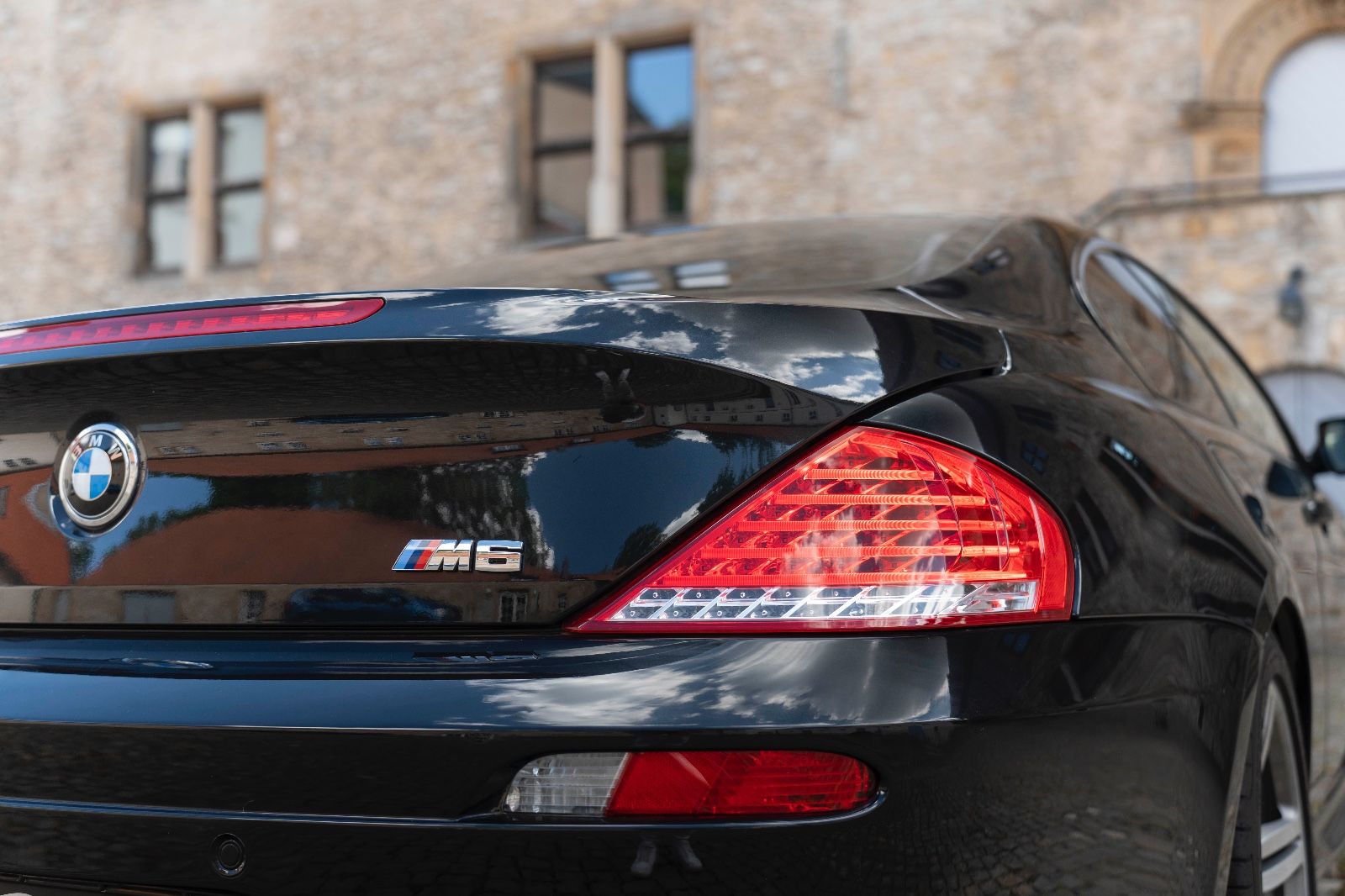 Fahrzeugabbildung BMW M6 Coupé Manual 1/323 Head Up Individual Audio