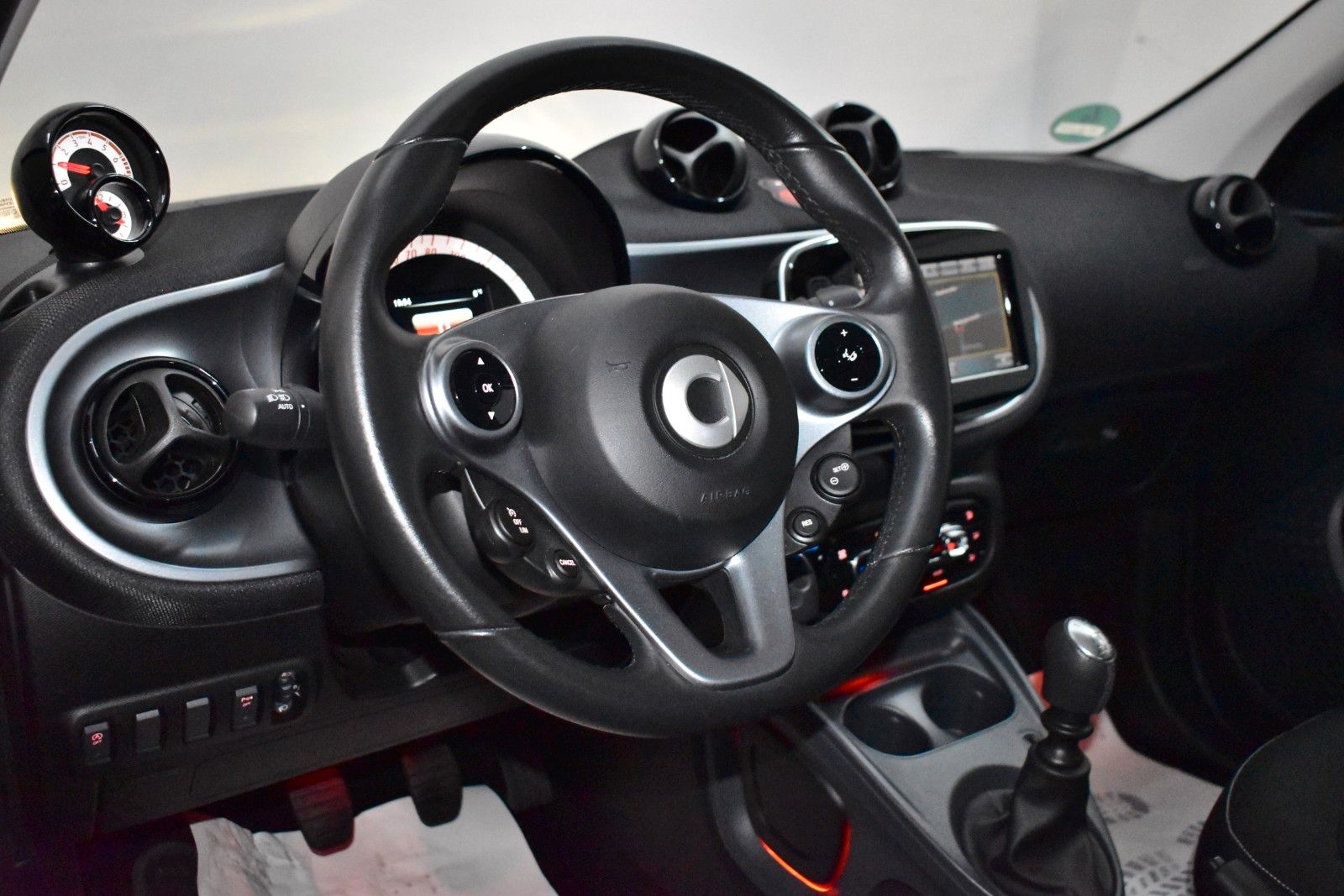 Fahrzeugabbildung Smart ForFour forfour Passion 66kW,Panorama,Navi,SH