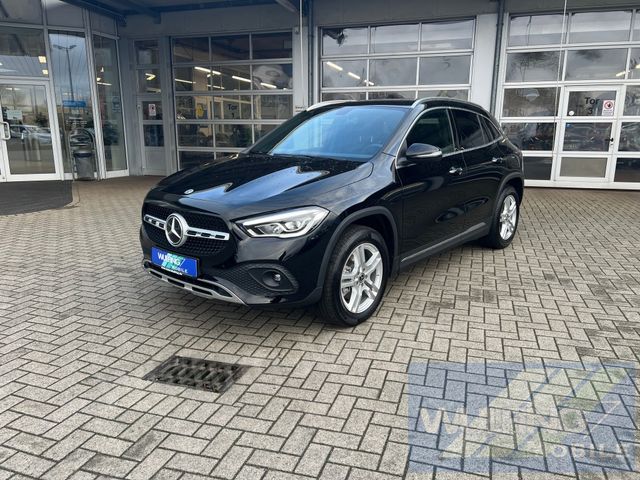 Mercedes-Benz GLA 250 4-Matic LEDER nur 2.500km