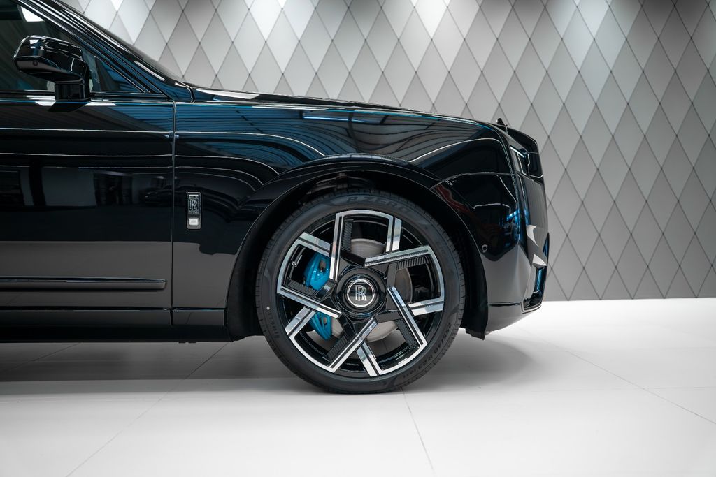 Cullinan BLACK BADGE 2027 BLACK/ TIFFANY 4 SEATS - Bild 7