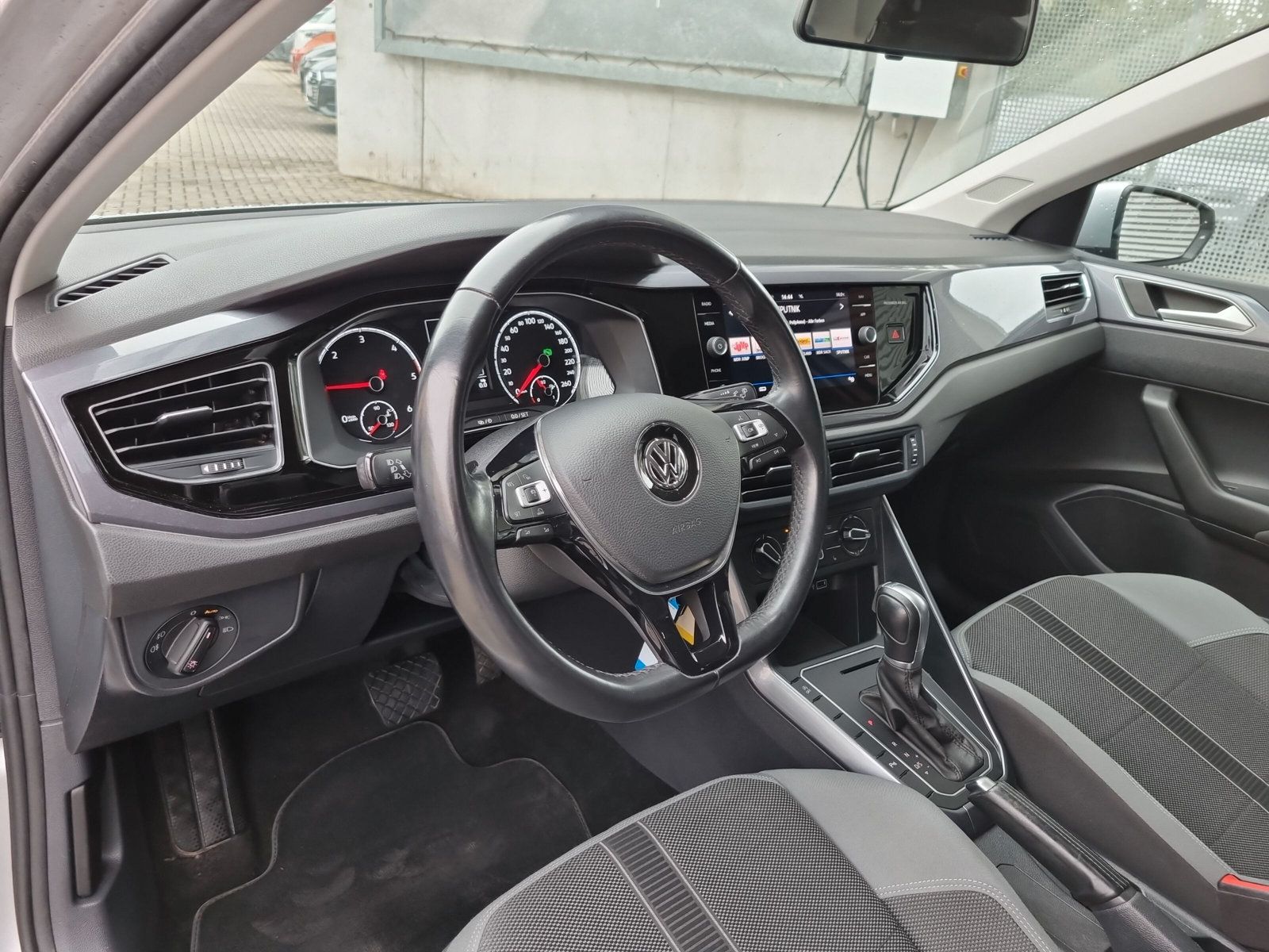 Fahrzeugabbildung Volkswagen Polo 1.6 TDI Highline DSG LED