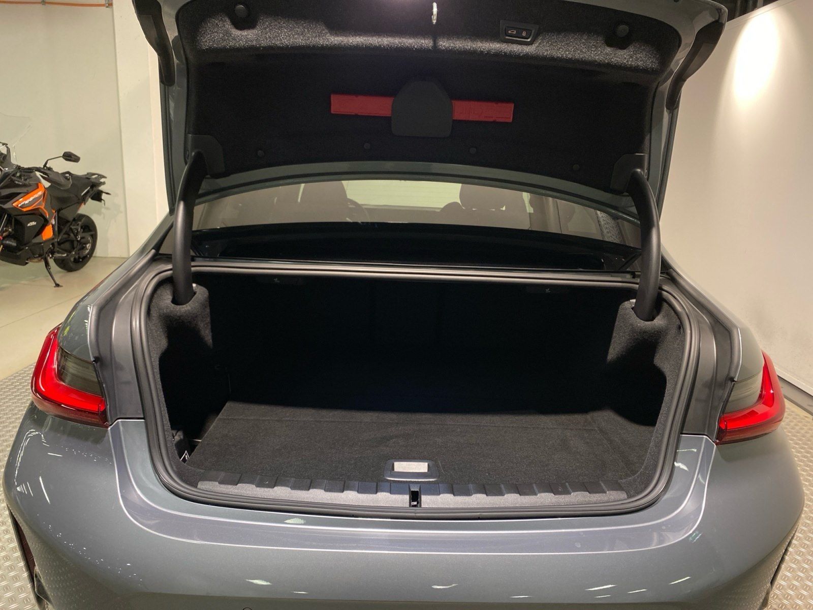 BMW 330 - Bild 15