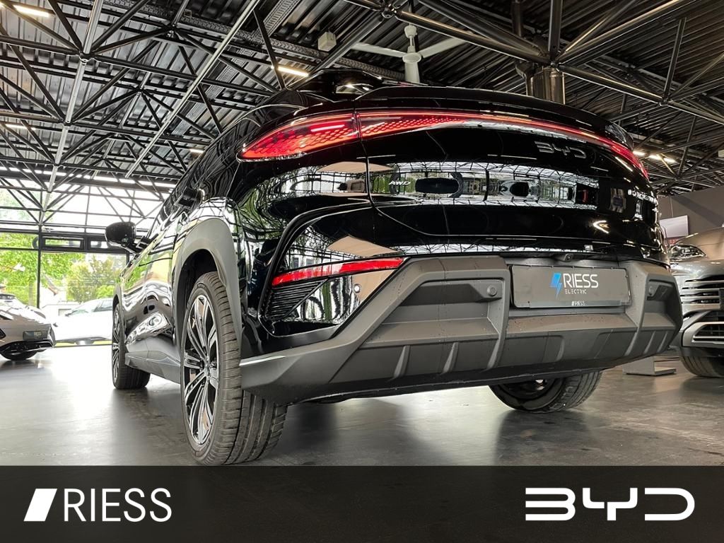BYD SEALION 7