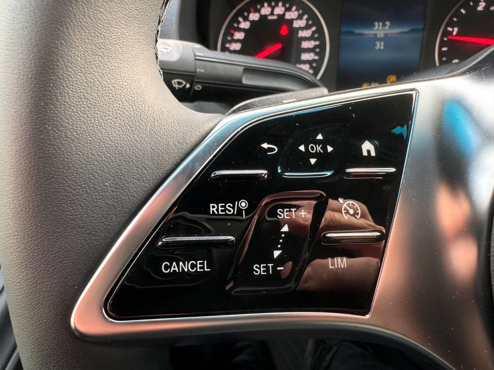 Fahrzeugabbildung Mercedes-Benz Sprinter 319 CDI 4325 Klimaautom Kamera LED