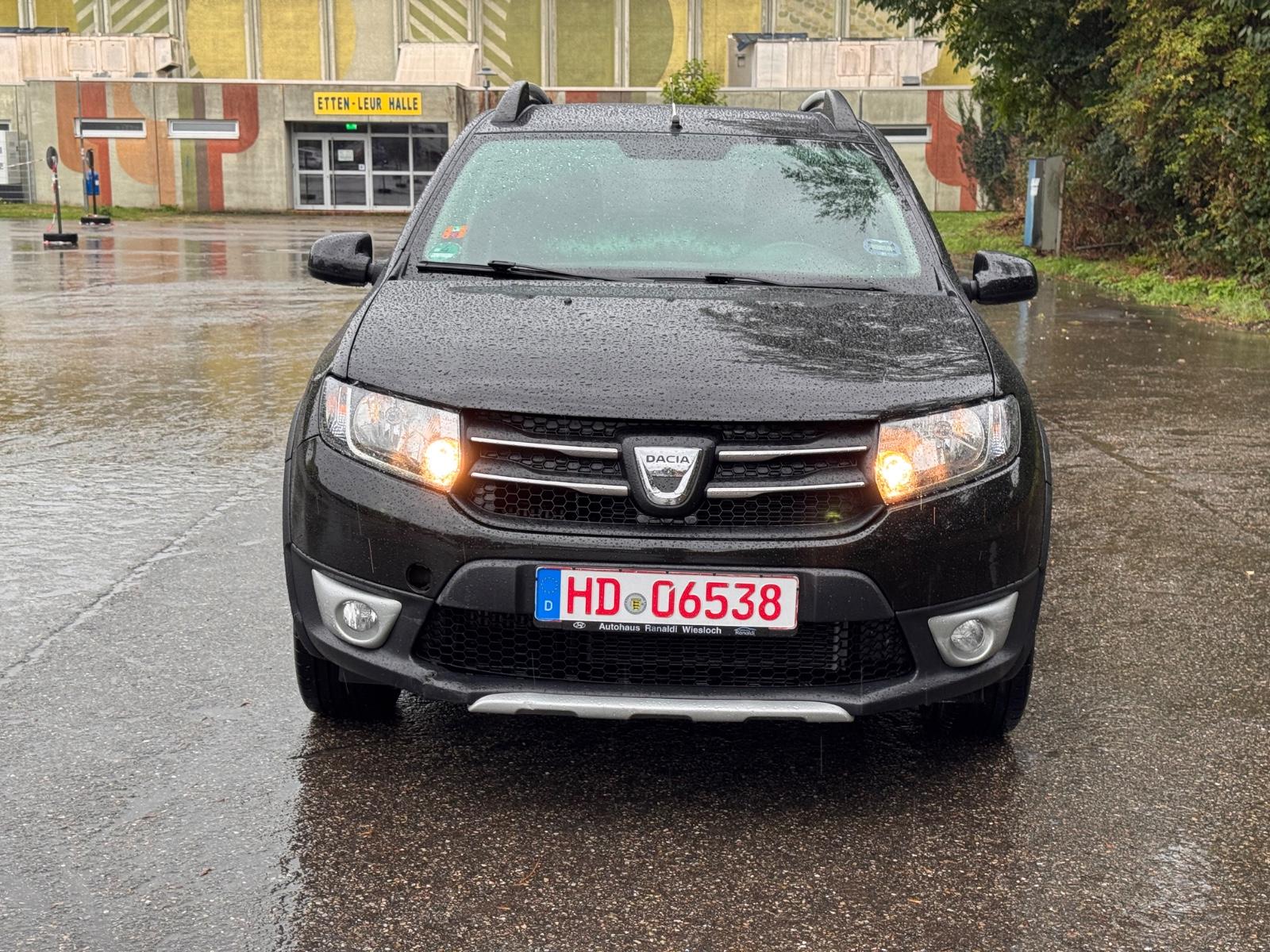 Dacia Sandero 2015 — interior