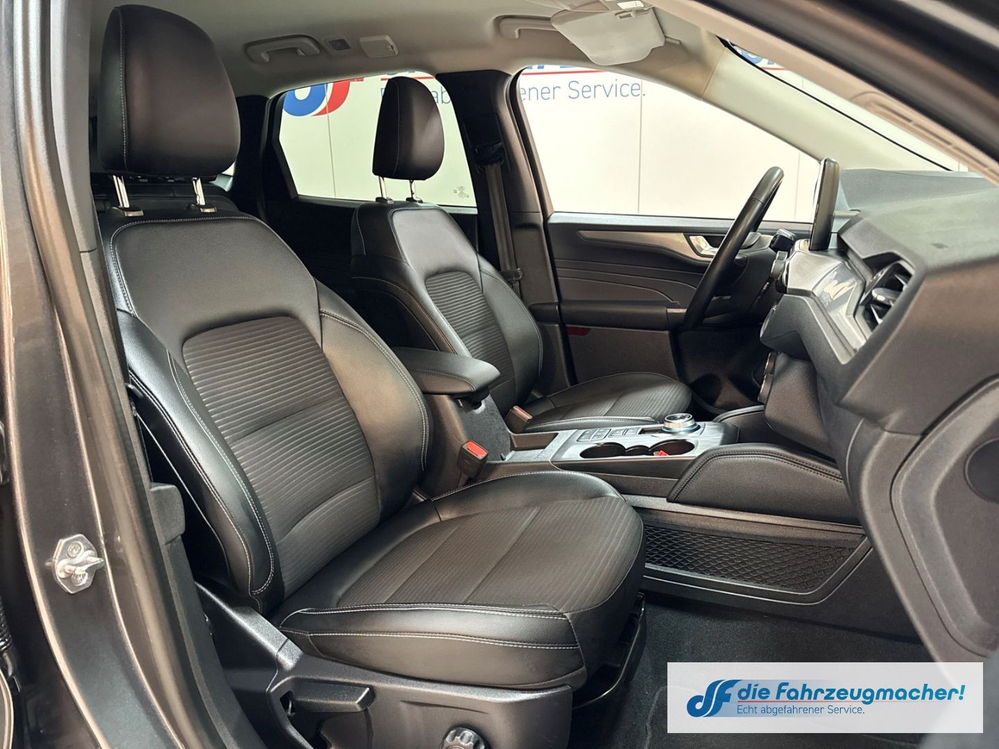 Fahrzeugabbildung Ford Kuga Titanium X HUD Navi Digitales Cockpit Sound