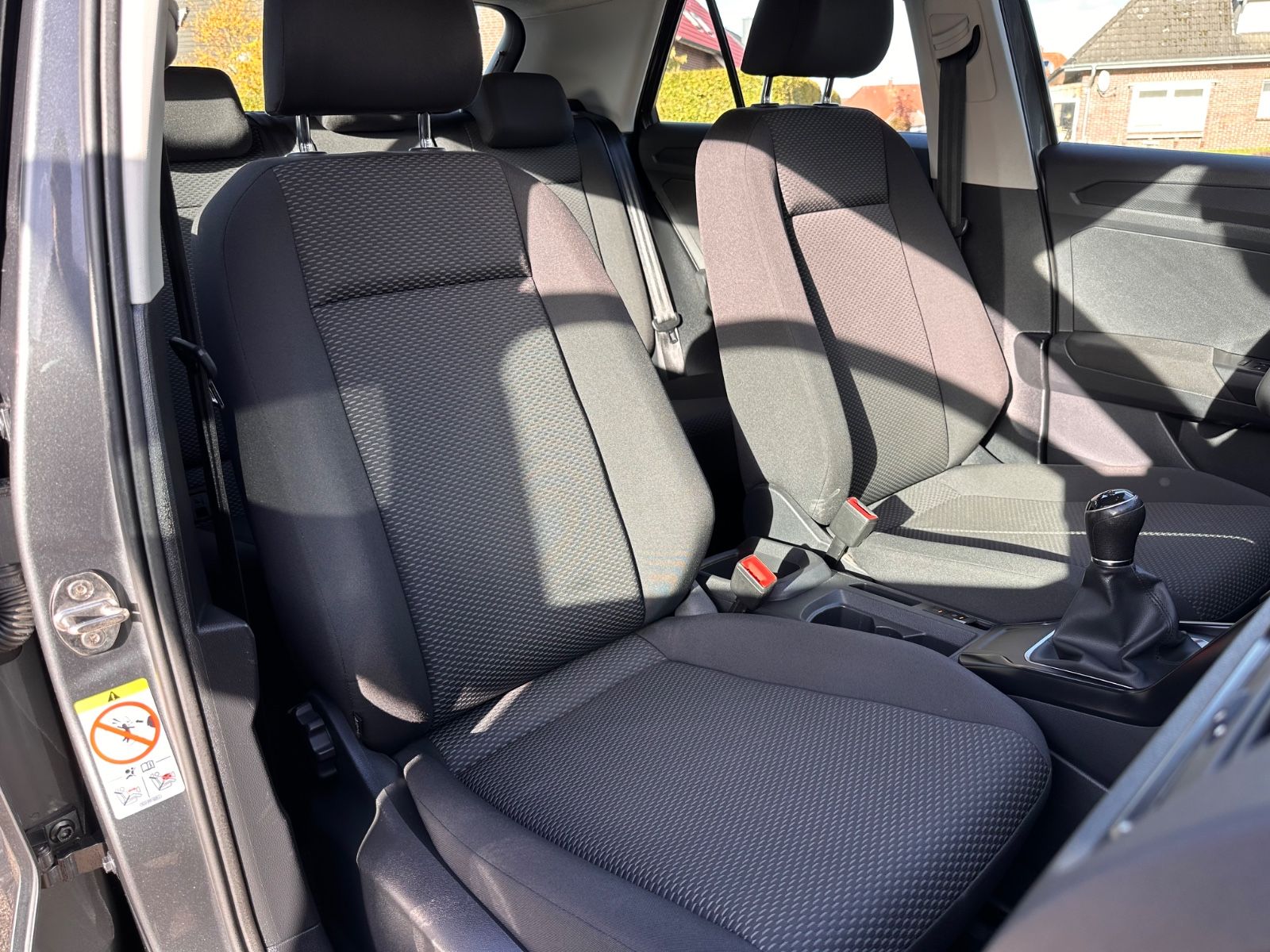 Fahrzeugabbildung Volkswagen T-Roc 1.0 TSI AHK/Navi/APP/PDC/GJR/LM 16"