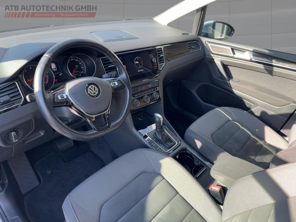 Fahrzeugabbildung Volkswagen Golf Sportsvan Highline  AHK SCHWENKB. NAVI  RÜC