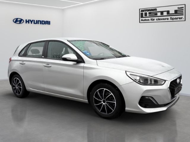 Fahrzeugabbildung Hyundai i30 Select SoKo Navi,Rückfahrkamera,Klimaanlage