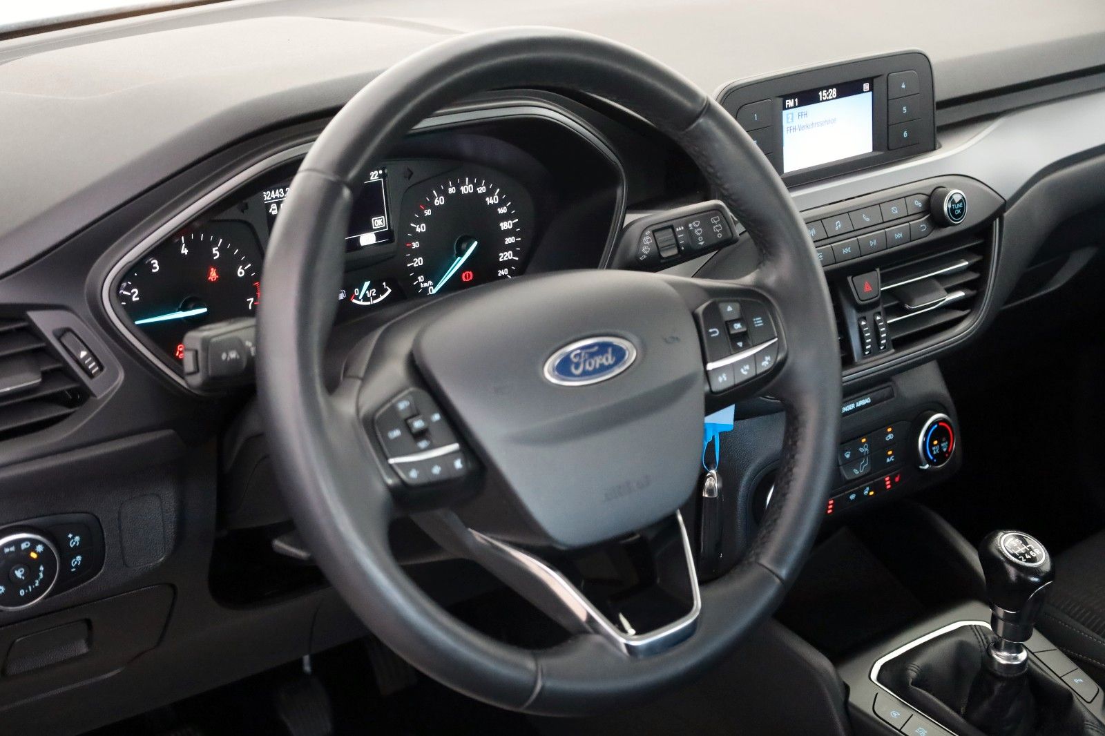 Fahrzeugabbildung Ford Focus Lim. Trend SH,PDC,8 fach bereift