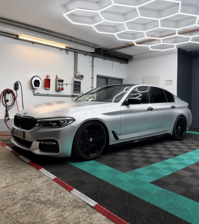 Image of BMW 540
