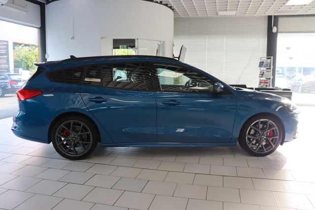 Fahrzeugabbildung Ford Focus Turnier ST 2.3 Eco |1HAND|B&O|KAMERA|LED|