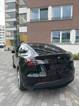 Tesla Model Y Hinterradantrieb RWD RWD - Tesla Model Y in Berlin