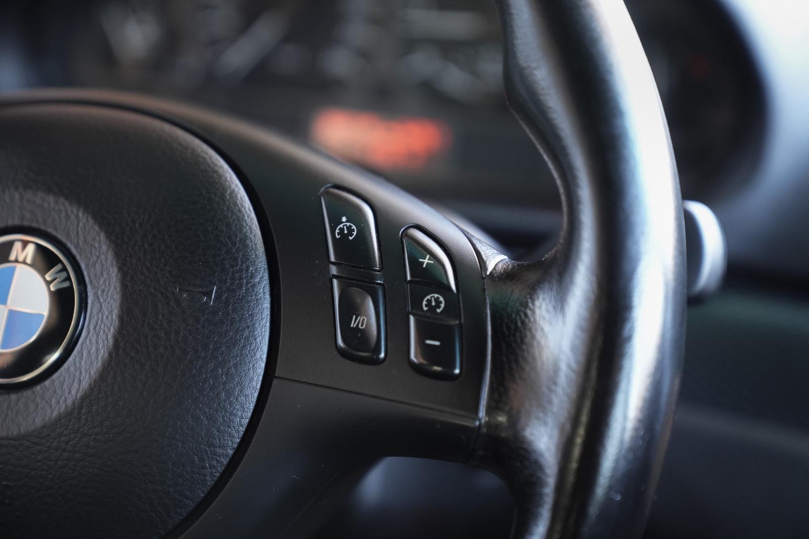 BMW 330 2004 — photo 15